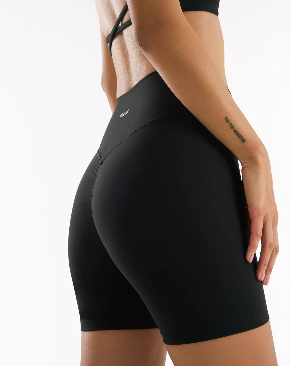 Define Invisible Scrunch Biker Short 6" - Image 5