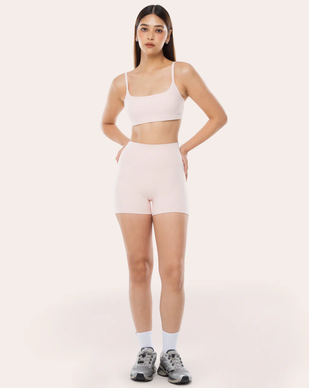 Define Invisible Scrunch Short 4" - Image 11