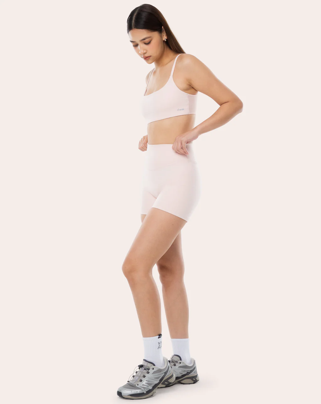 Define Invisible Scrunch Short 4" - Image 15