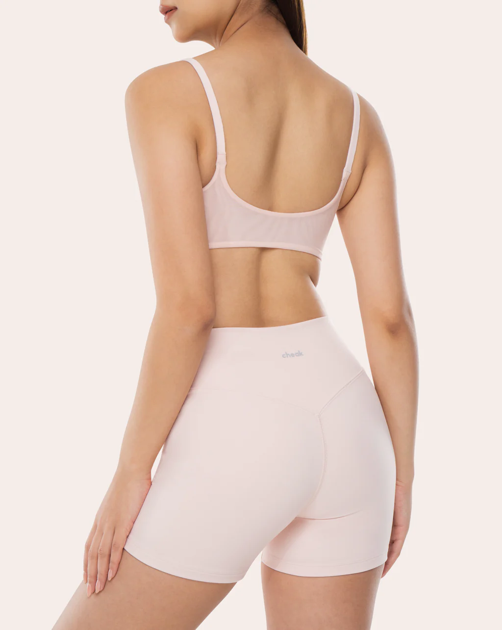 Define Invisible Scrunch Short 4" - Image 16
