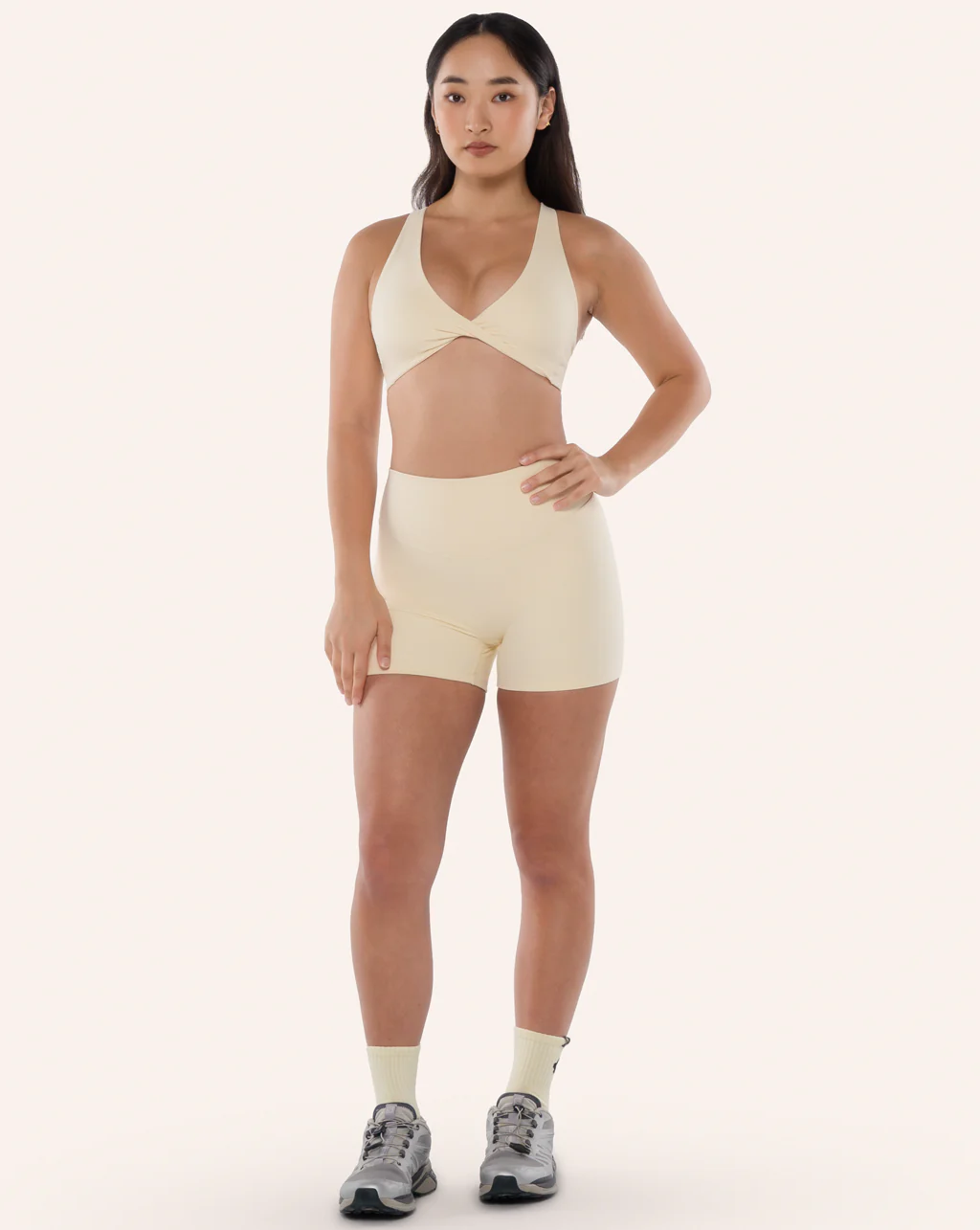Define Invisible Scrunch Short 4" - Image 17