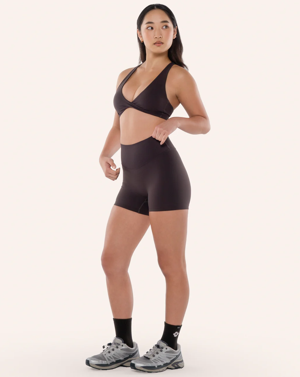 Define Invisible Scrunch Short 4" - Image 35
