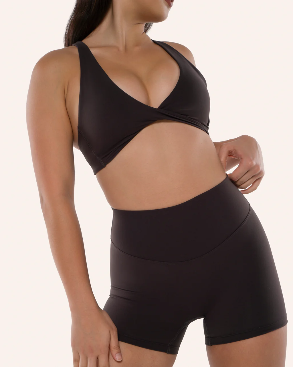Define Invisible Scrunch Short 4" - Image 38