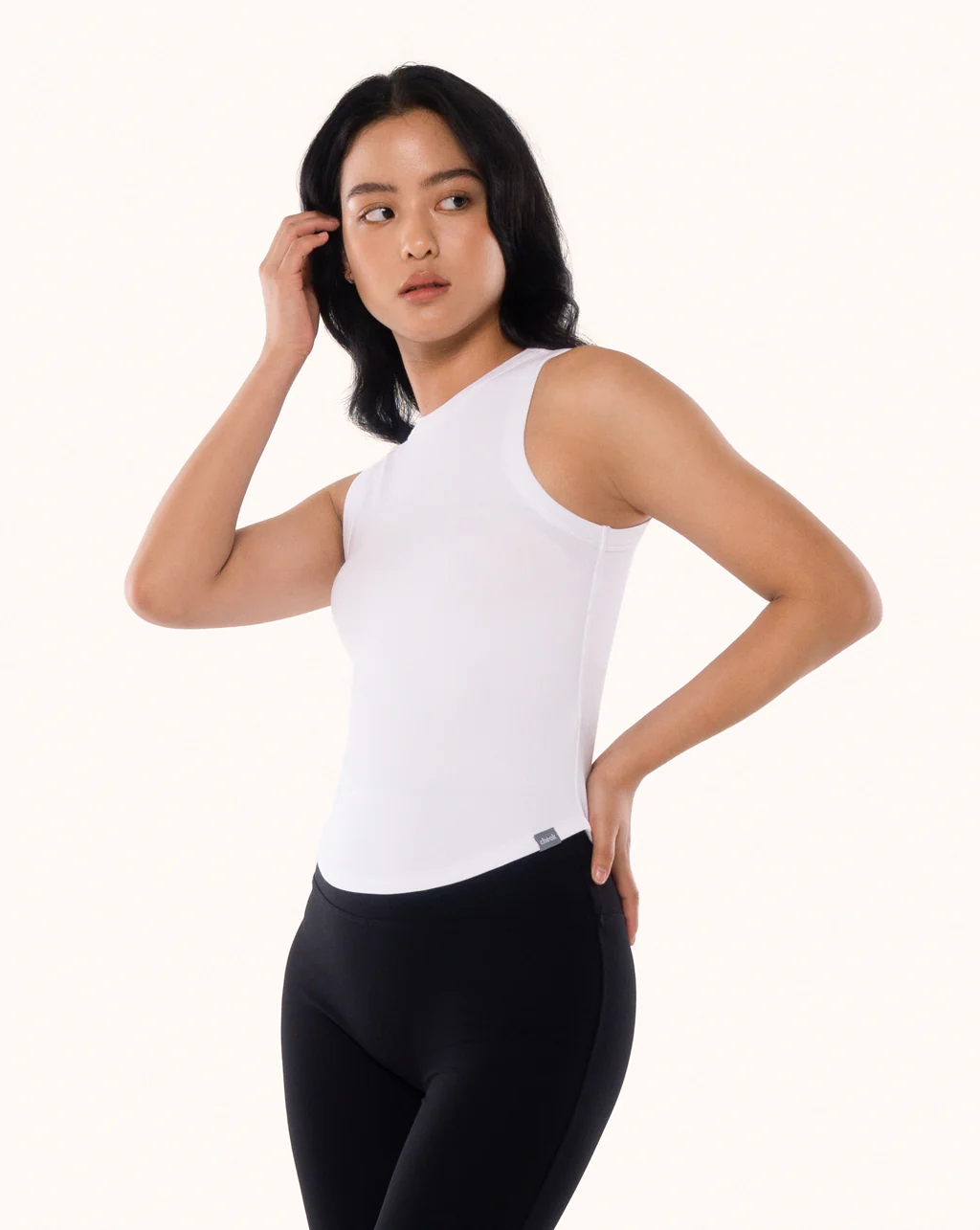 Form Tank - Image 8